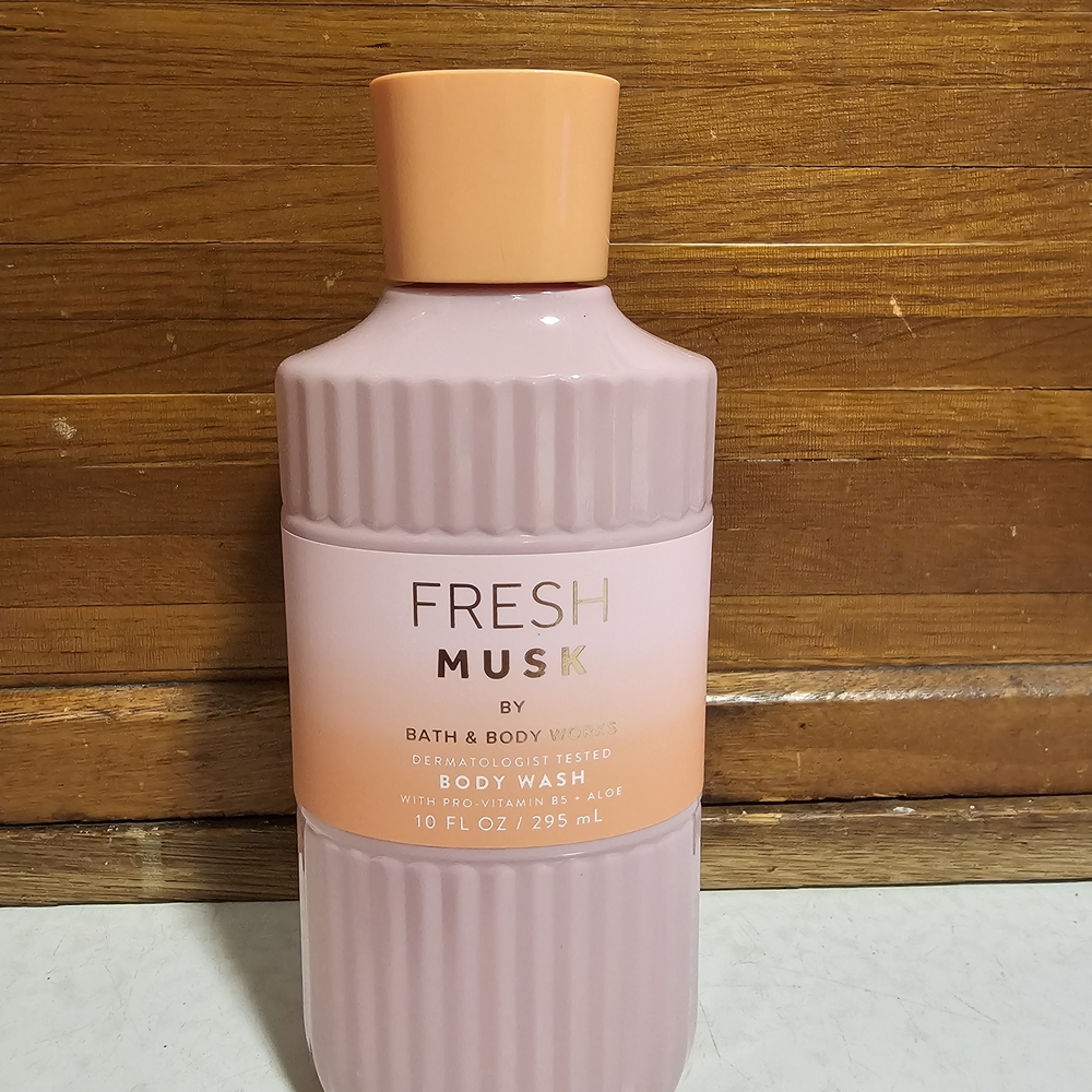 Bath & Body Works Fresh Musk Body Wash - Soft Pink
